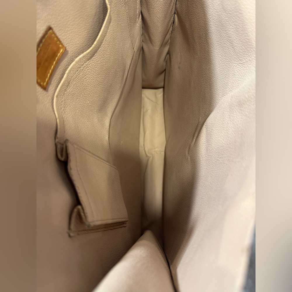 Louis Vuitton Sac Plat Tote Bag with Certificate of Authenticity - Picture 14 of 15